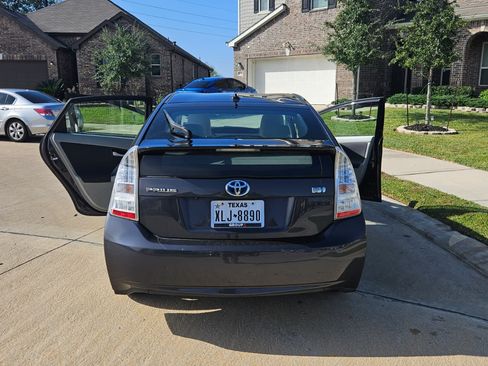 Used 2010 Toyota Prius Five image 8