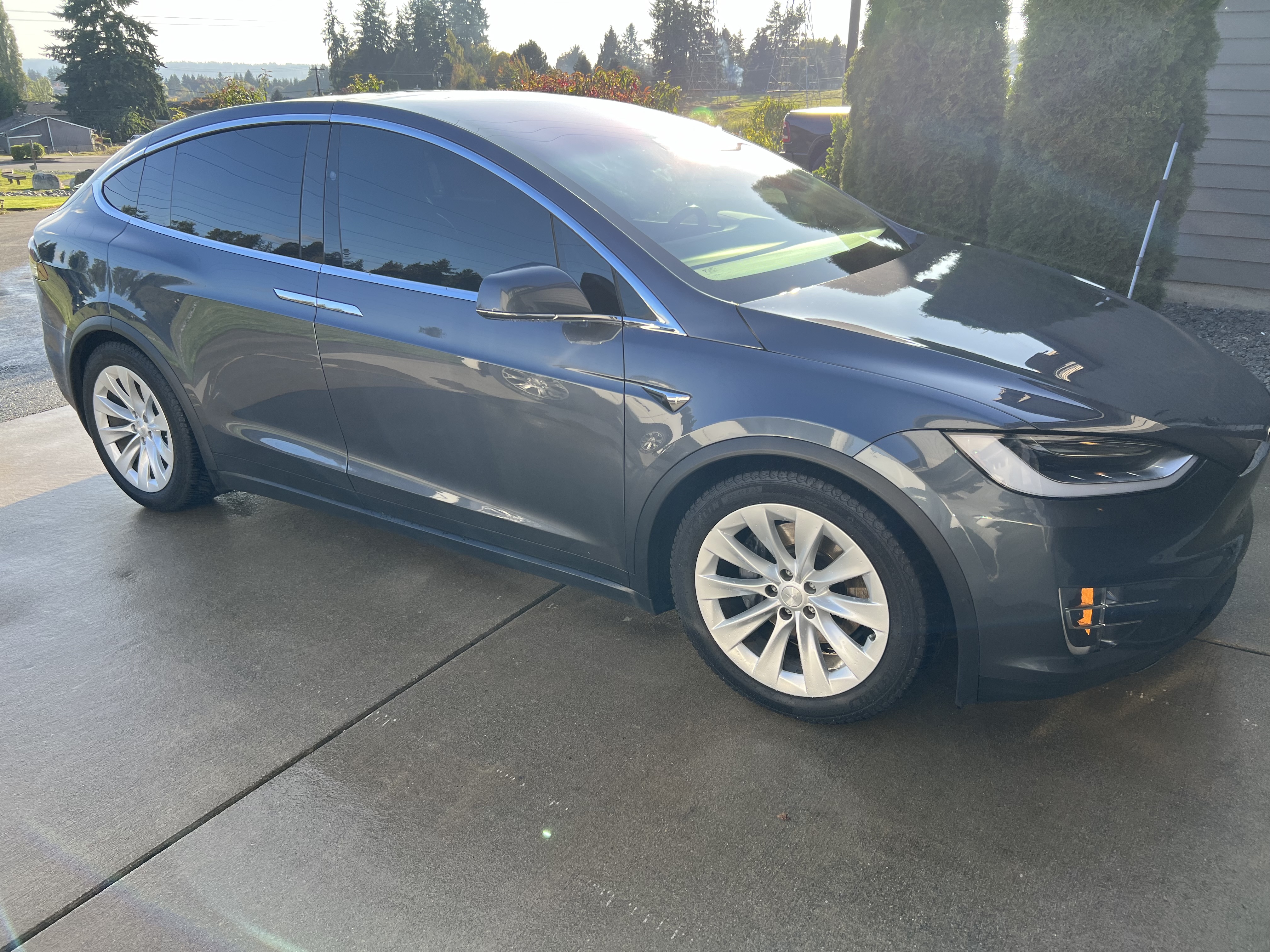 Used 2017 Tesla Model X 100D AWD/4WD image 2