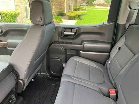 Used 2019 Chevrolet Silverado 1500 LT w/ Convenience Package RWD image 16
