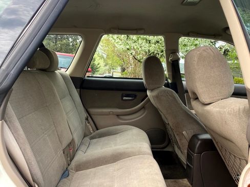 Used 2004 Subaru Outback Wagon image 6