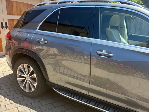 Used 2021 Mercedes-Benz GLE 350 4MATIC image 2