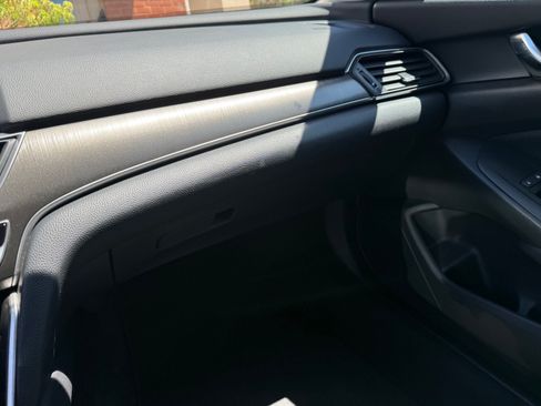 Used 2019 Honda Accord LX image 6