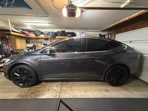 Used 2019 Tesla Model X 75D AWD/4WD image 2