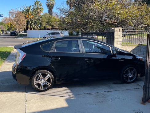 Used 2011 Toyota Prius One image 1