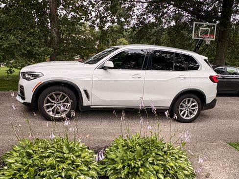 Used 2019 BMW X5 xDrive40i w/ Convenience Package AWD/4WD image 1