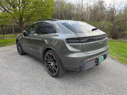 Used 2024 Porsche Macan 4 Electric AWD/4WD image 29