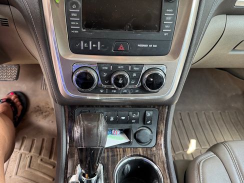 Used 2013 GMC Acadia Denali image 6