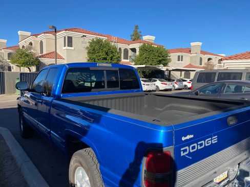 Used 1999 Dodge Ram 1500 Truck 2WD Quad Cab image 2