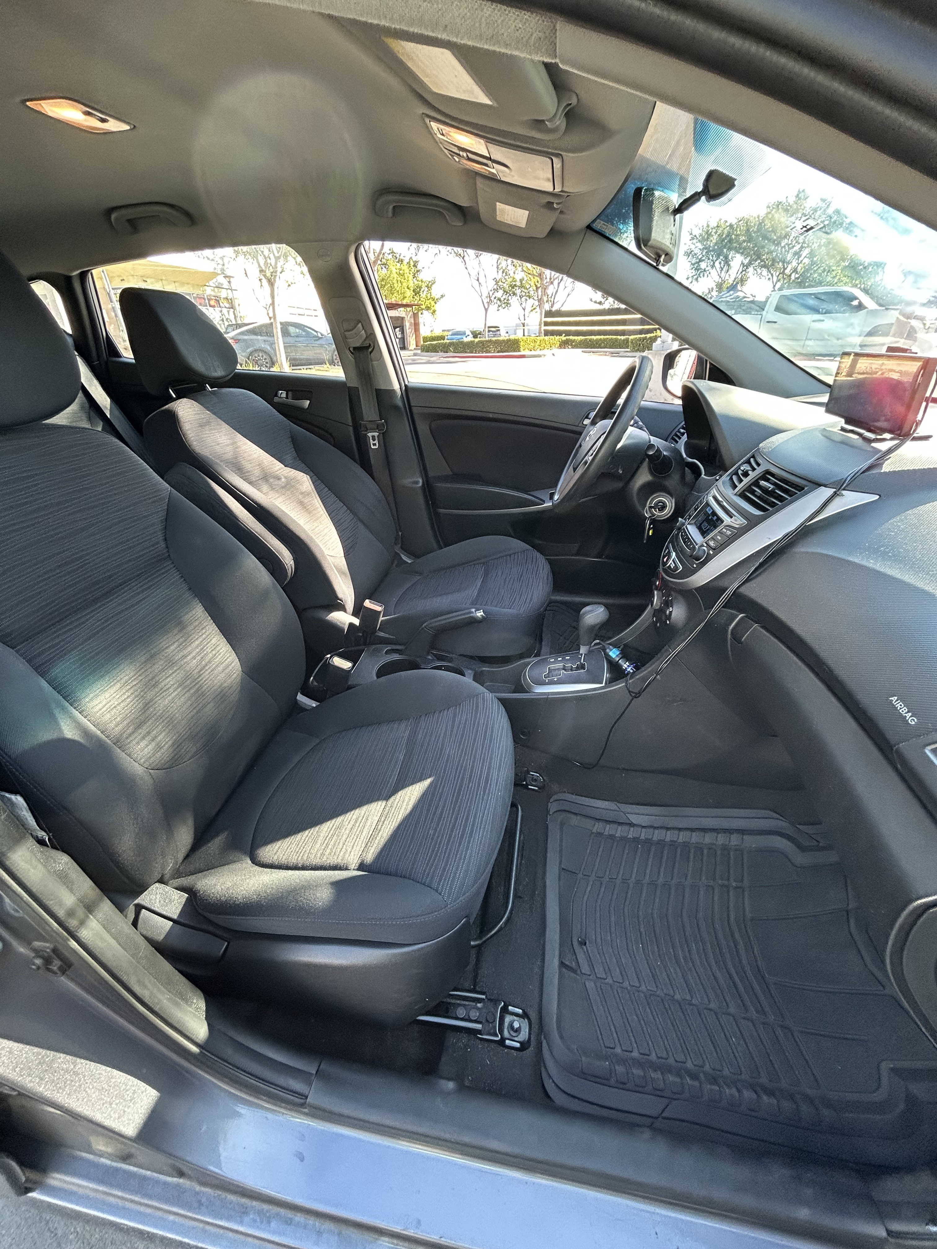 Used 2016 Hyundai Accent SE FWD image 22