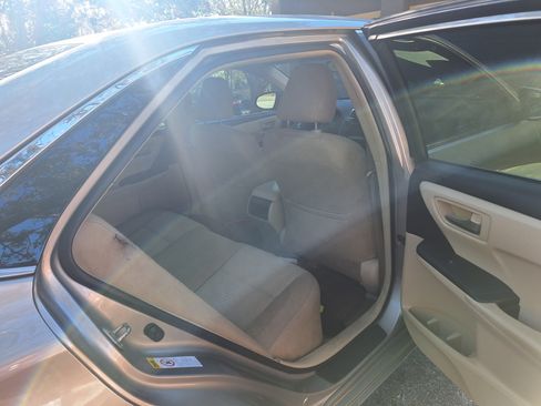 Used 2017 Toyota Camry LE image 6