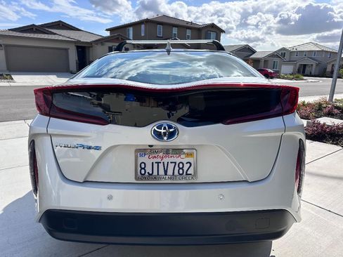 Used 2019 Toyota Prius Prime Advanced image 6
