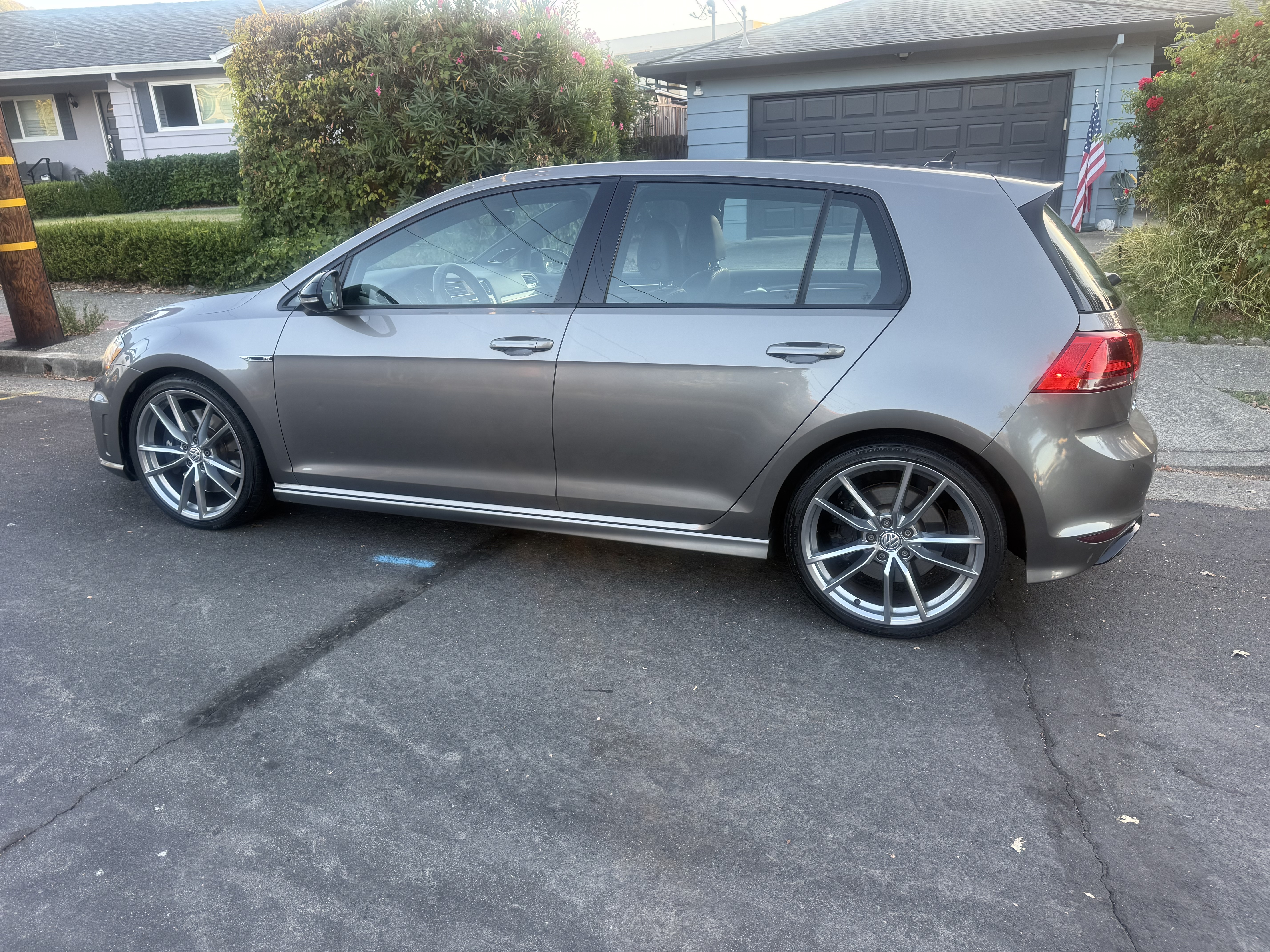 Used 2017 Volkswagen Golf 4-Door AWD/4WD image 15