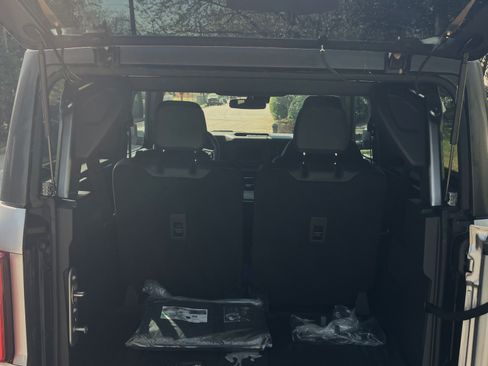 Used 2023 Ford Bronco Black Diamond image 6