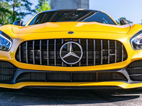 Used 2018 Mercedes-Benz AMG GT R image 8