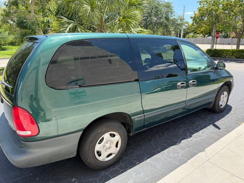 Used 1999 Dodge Grand Caravan FWD image 4