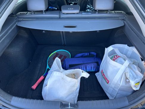 Used 2018 Hyundai Ioniq Limited image 17