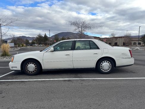 Used 2004 Cadillac De Ville Sedan image 1