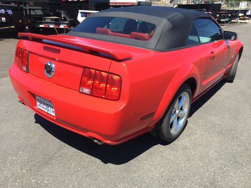 Used 2006 Ford Mustang GT image 5