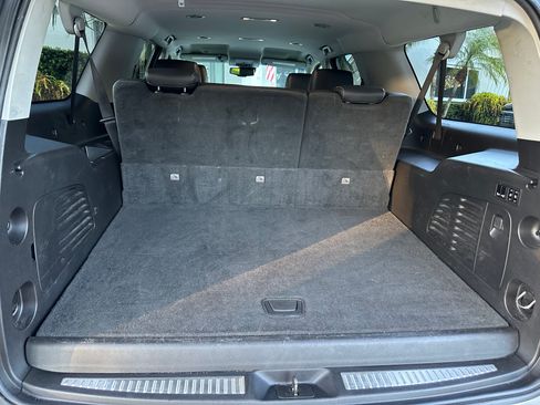 Used 2018 Chevrolet Suburban Premier image 18