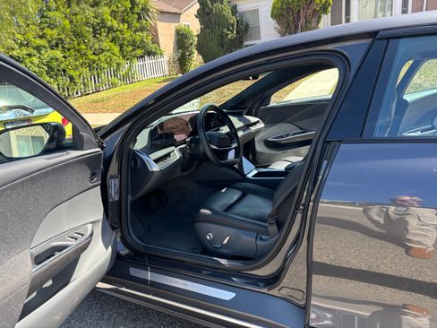 Used 2024 Lucid Air Pure RWD image 20