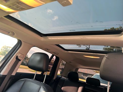 Used 2010 Mercedes-Benz GLK 350 2WD image 14