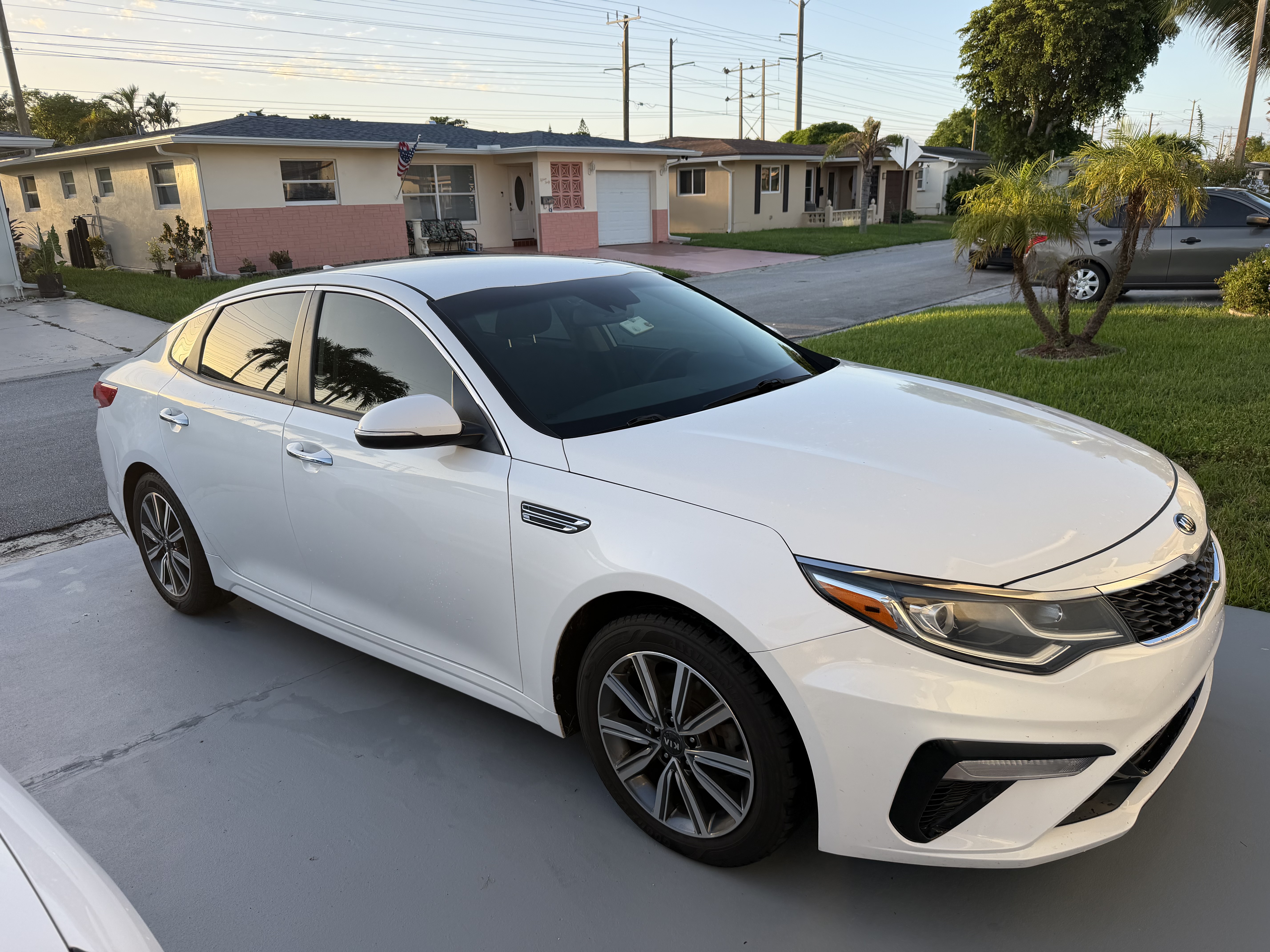 Used 2019 Kia Optima LX w/ LX 17" Wheel Package FWD image 1