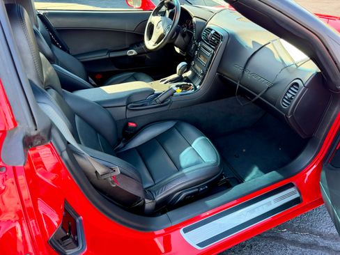 Used 2012 Chevrolet Corvette Coupe RWD image 2