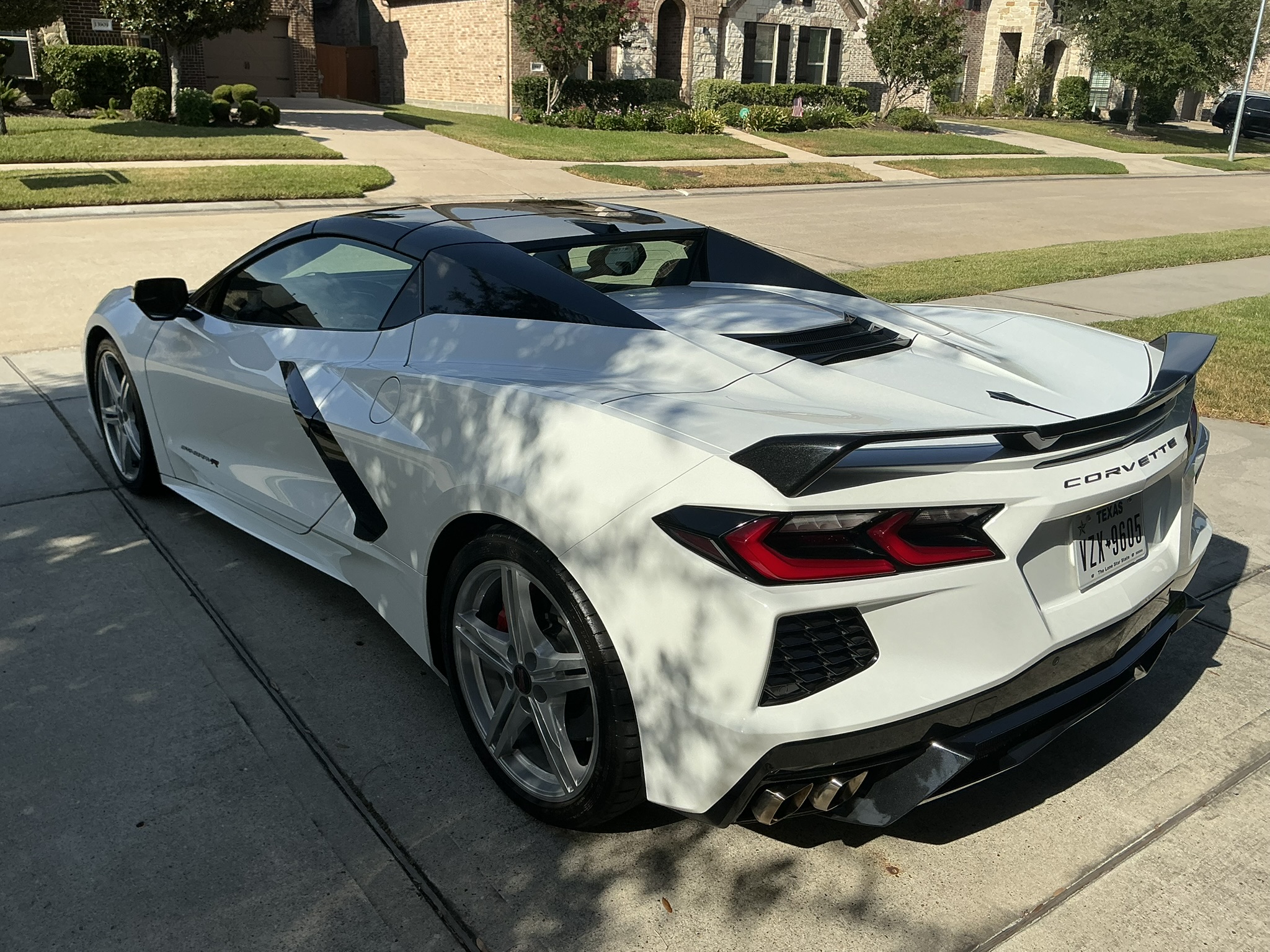 Used 2024 Chevrolet Corvette Stingray Convertible w/ Z51 Performance Package RWD image 15