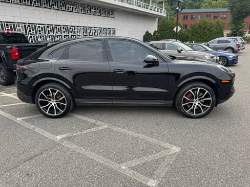 Used 2022 Porsche Cayenne Coupe AWD/4WD image 4