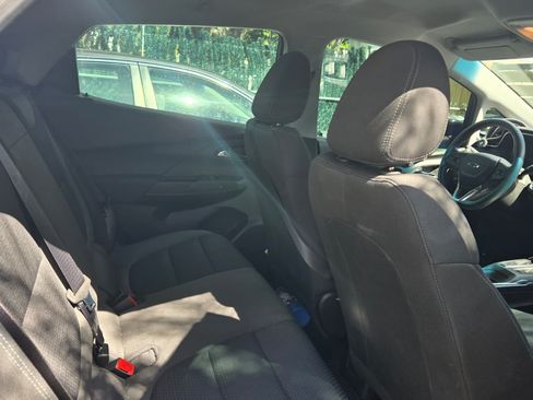 Used 2023 Chevrolet Bolt LT image 9