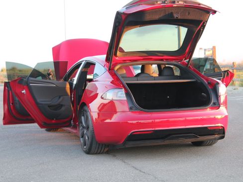 Used 2021 Tesla Model S Plaid image 19