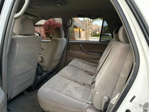 Used 2007 Toyota Sequoia SR5 image 10