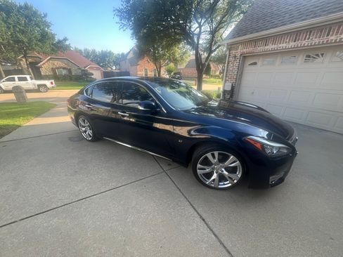 Used 2016 INFINITI Q70 L 3.7 RWD image 10