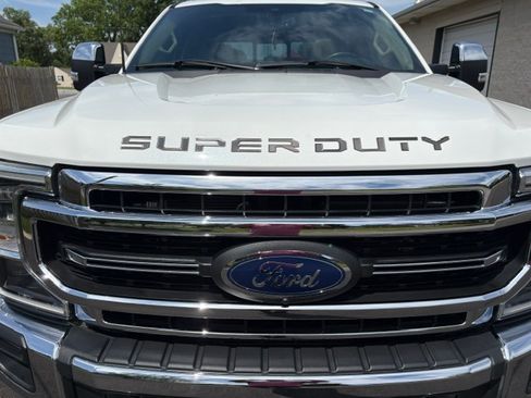 Used 2022 Ford F250 Lariat w/ Lariat Ultimate Package AWD/4WD image 5