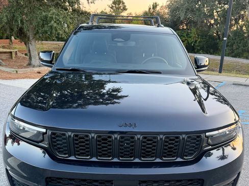 Used 2024 Jeep Grand Cherokee L Limited w/ Black Appearance Package image 4