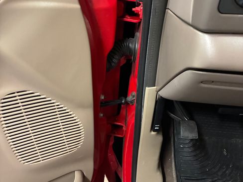 Used 2004 Ford F350 Lariat image 12