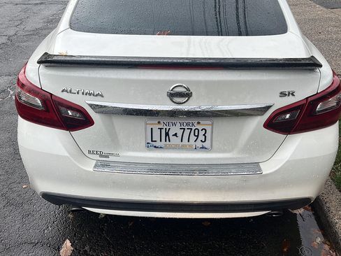 Used 2017 Nissan Altima 2.5 SR w/ Midnight Edition Package image 2