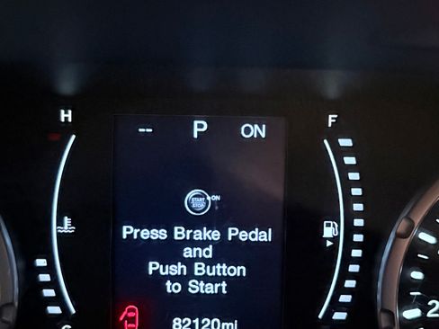 Used 2016 Jeep Renegade Latitude AWD/4WD image 12
