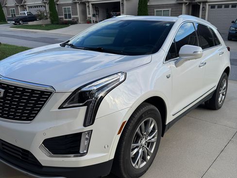 Used 2021 Cadillac XT5 Premium Luxury image 1