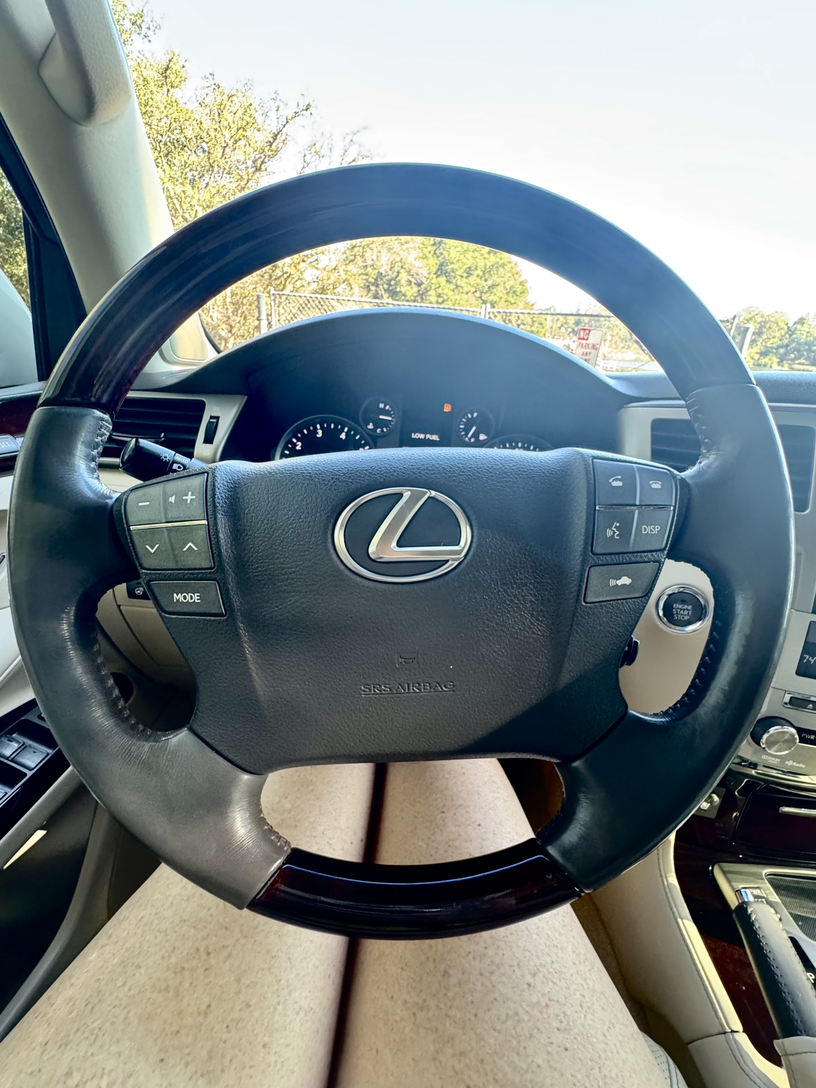 Used 2015 Lexus LX 570 4WD image 15