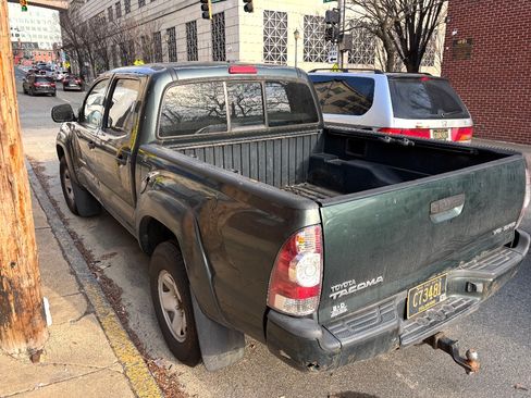 Used 2009 Toyota Tacoma 4x4 Double Cab image 2