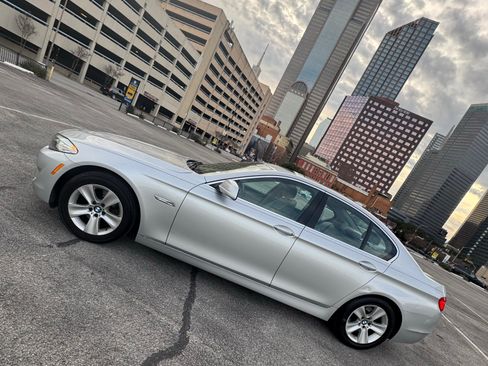 Used 2011 BMW 528i Sedan image 2