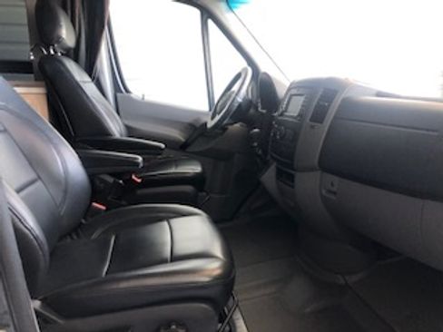 Used 2018 Mercedes-Benz Sprinter 2500 image 1