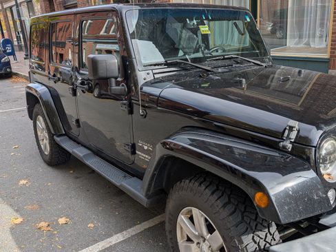 Used 2016 Jeep Wrangler Unlimited Sahara w/ Dual Top Group image 4