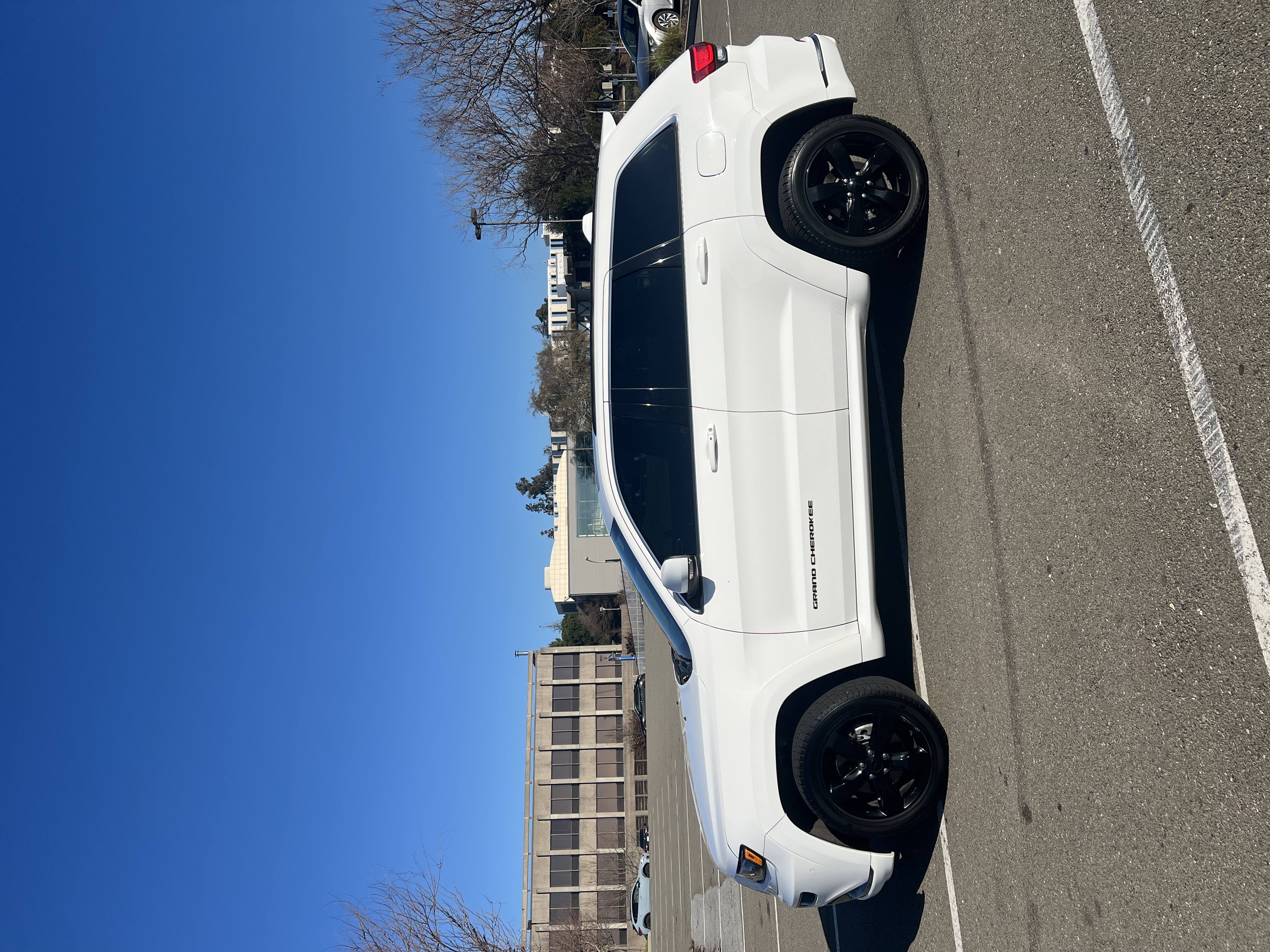 Used 2015 Jeep Grand Cherokee High Altitude AWD/4WD image 5