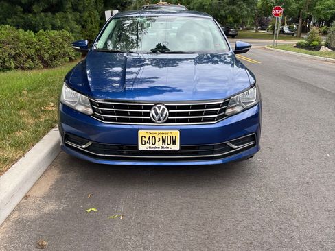 Used 2016 Volkswagen Passat 1.8T S FWD image 1