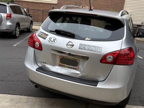Used 2014 Nissan Rogue S w/ Convenience Package AWD/4WD image 8