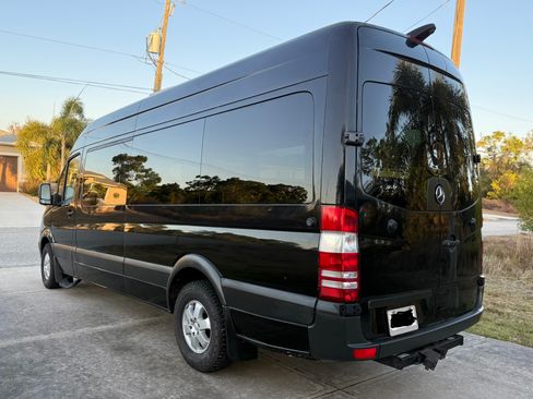 Used 2015 Freightliner Sprinter 2500 image 5