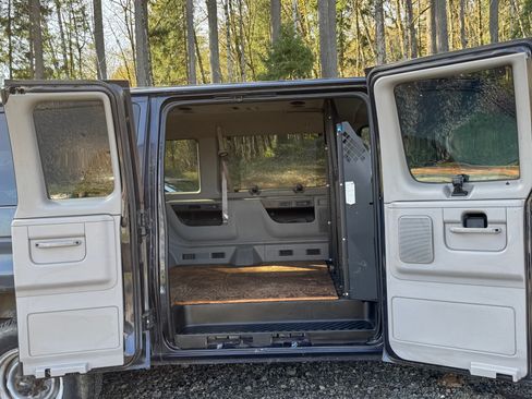 Used 1999 Ford E-350 and Econoline 350 Club Wagon RWD image 11