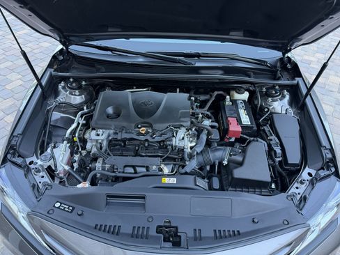 Used 2020 Toyota Camry SE image 9